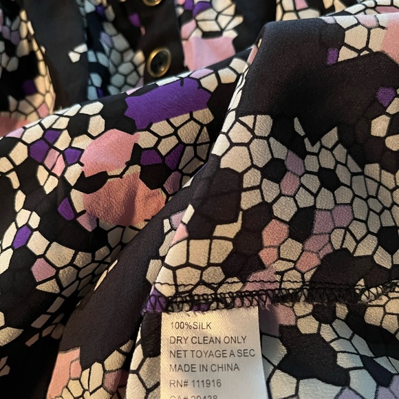 Yumi Kim Geometric print 100% Silk Blouse size S - Picture 8 of 10